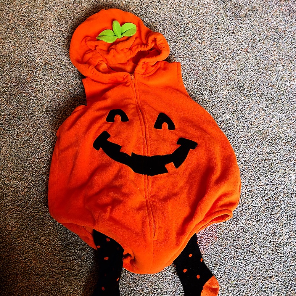Carter’s pumpkin costume